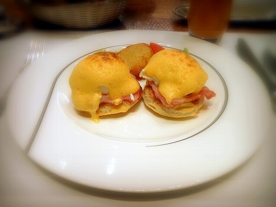 エッグベネディクト